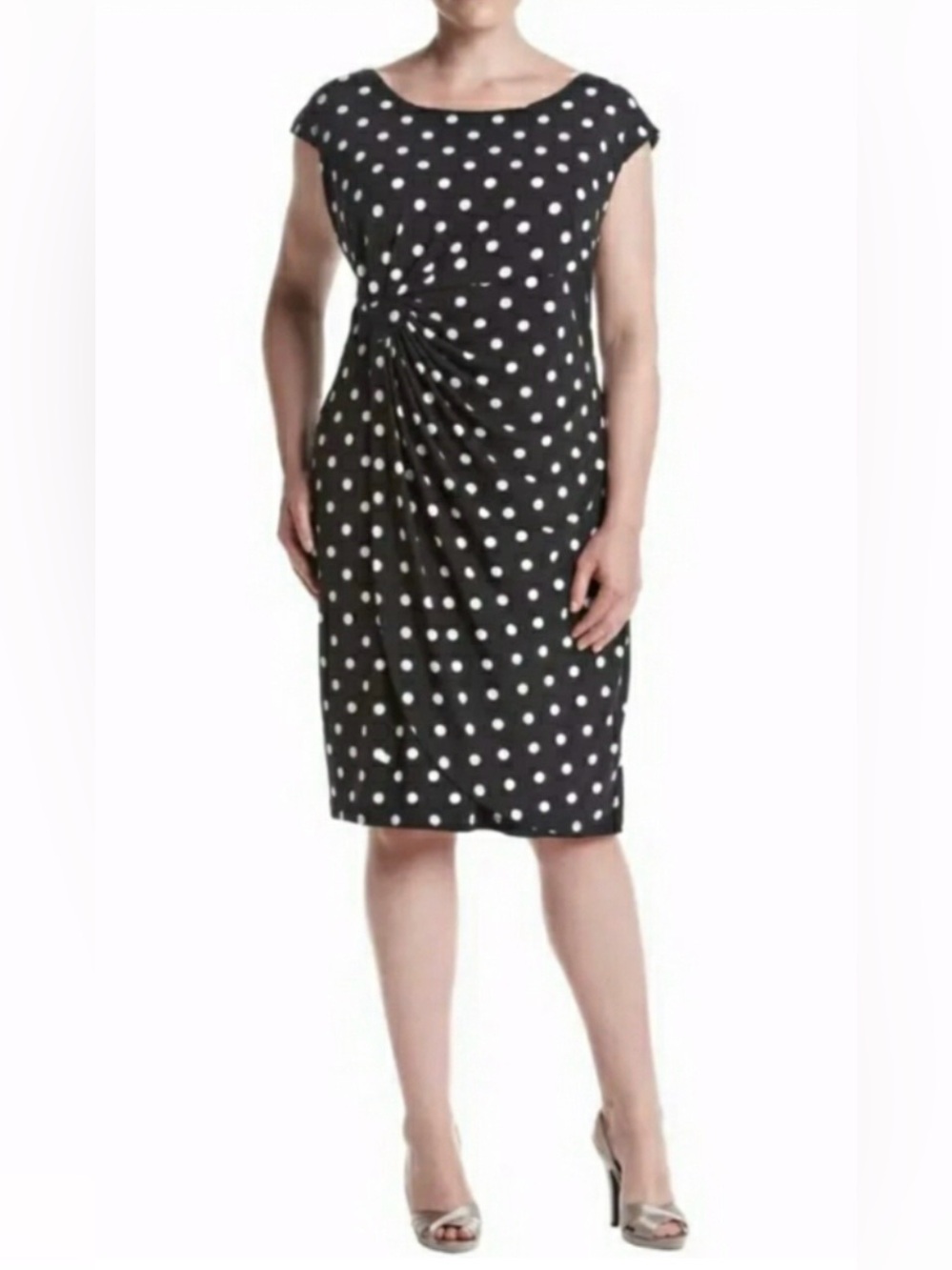 Women's Connected Apparel Polka Dot Ruched Sheath Dress
SIZE 24W Black/White